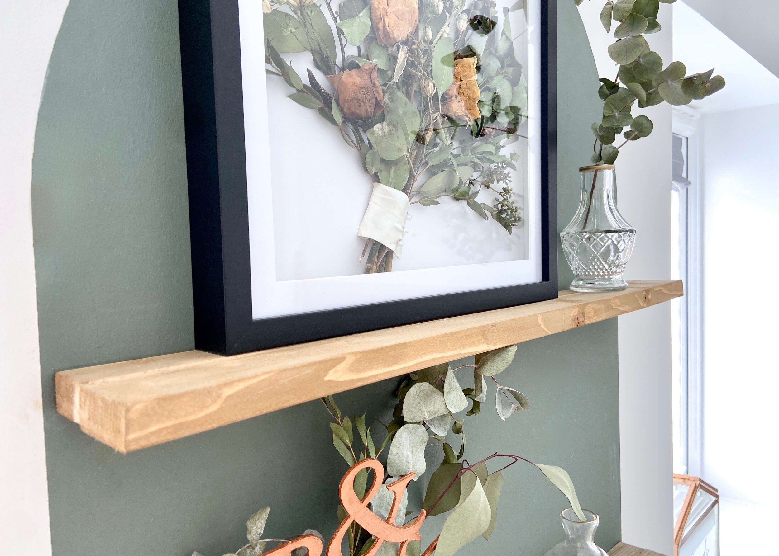 DIY Floating Shelves ISOSCELLA